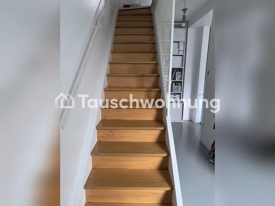 TAUSCHWOHNUNG Reihenhaus mit 4 Zimmern in Bornheim möbliert und auf Zeit in Nordend, Frankfurt am Main