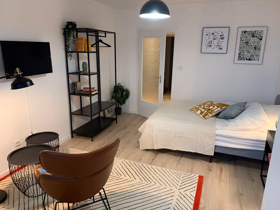 voll möblierte 1-Zimmer-Wohnung in Frankfurt in Sachsenhausen, Frankfurt am Main