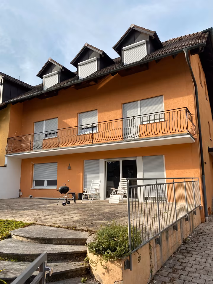 voll möbliertes 9 Zimmer Haus zu vermieten in Feldmoching, München