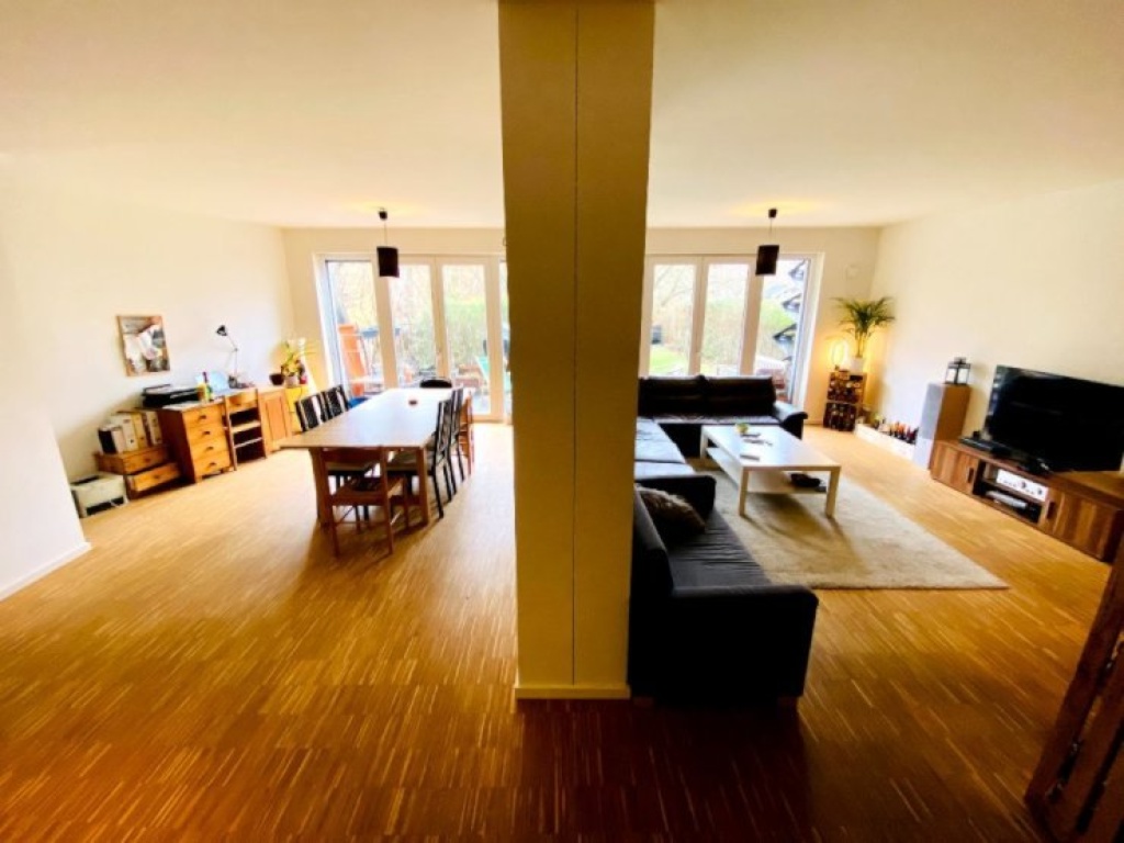 Townhouse WG mit eigenem Garten Nahe Ostkreuz, Rummelsburg & Nöldnerplatz! in Friedrichshain, Berlin