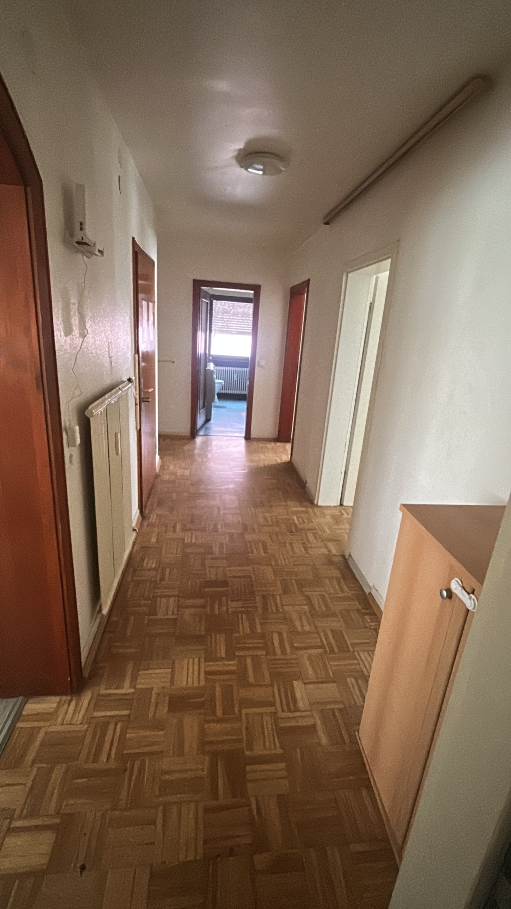 Schöne gemütliche möblierte 3 Zimmer WG Wohnung in Sossenheim, Frankfurt am Main
