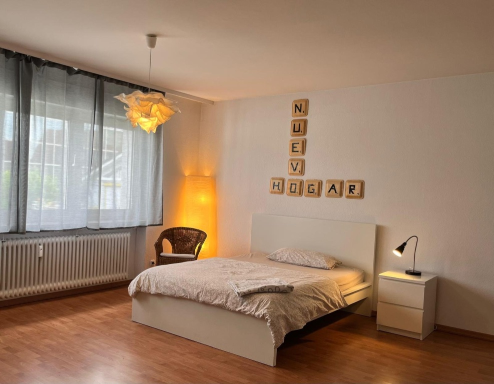 charmantes WG-Zimmer sucht Mitbewohner*in in Sachsenhausen BEFRISTET 01.11.26 bis 31.03.2027 in Sachsenhausen, Frankfurt am Main