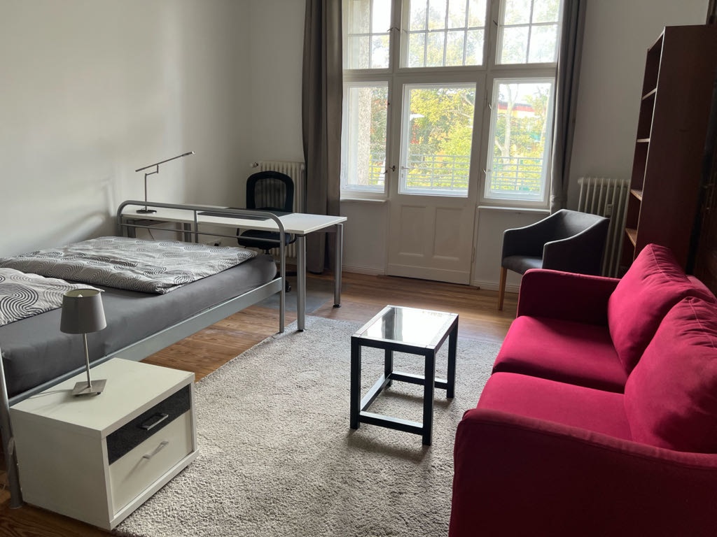near FU - large + cozy room with balcony in Steglitz-Zehlendorf, Berlin