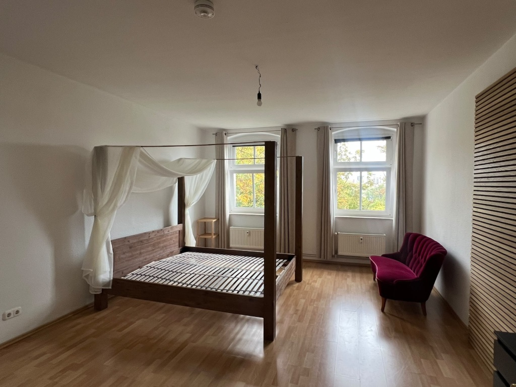 Großes möbliertes WG-Zimmer in Berlin-Lichtenberg – 600€ warm – ab sofort in Lichtenberg, Berlin